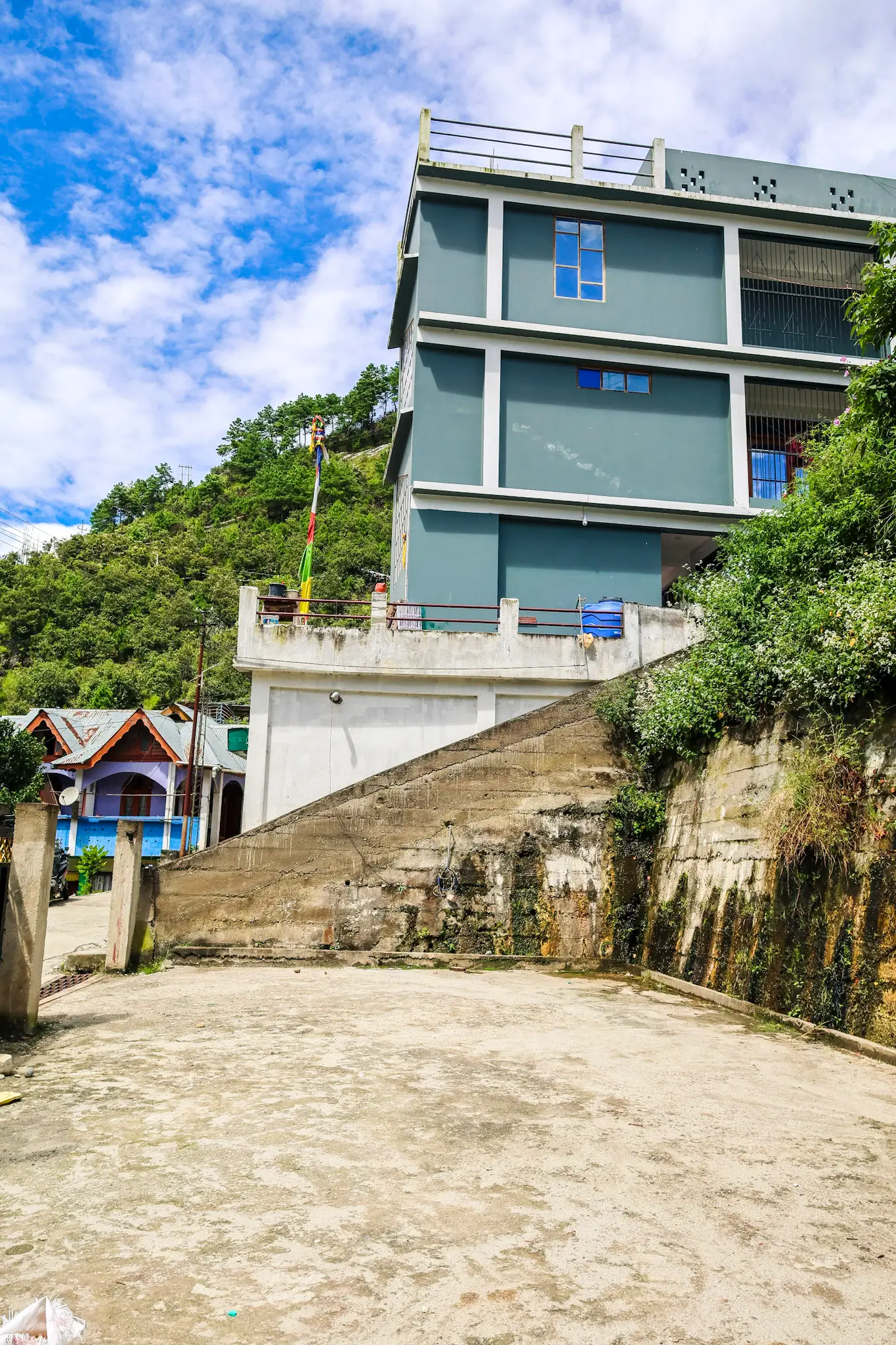 Additional parking space at Daisy Homestay